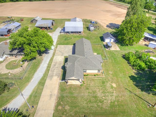 20961 Holden Street, Harrah, OK 73045