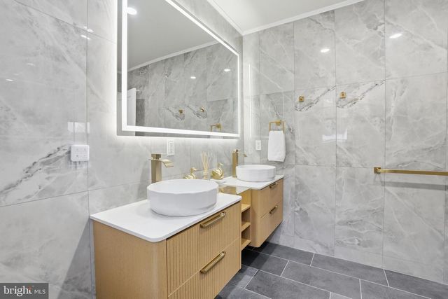 2480 DALE RD, Huntingdon Valley, PA 19006