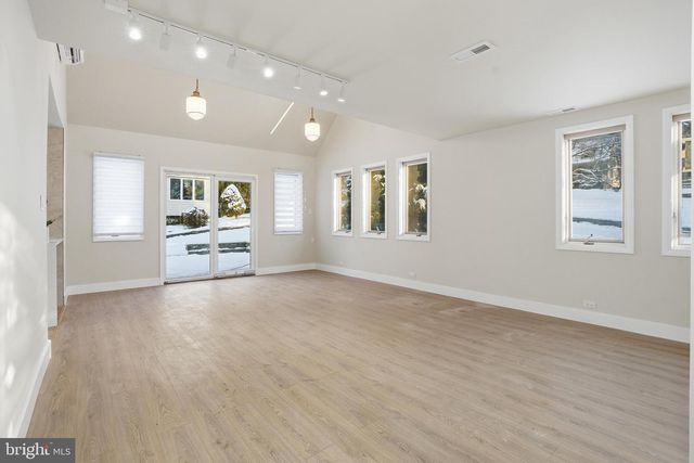 2480 DALE RD, Huntingdon Valley, PA 19006