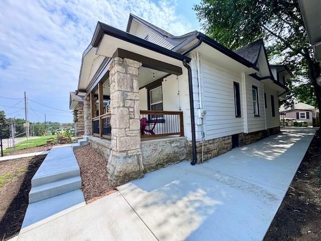 1219 E 41st Street, Kansas City, MO 64110