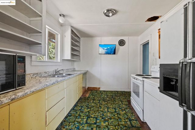 10297 Pine St, Coulterville, CA 95311