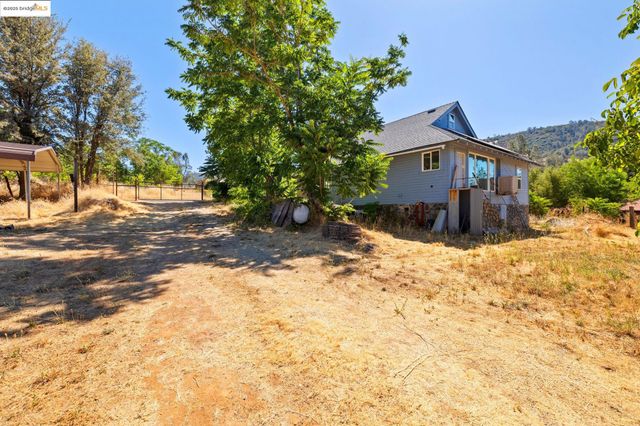 10297 Pine St, Coulterville, CA 95311