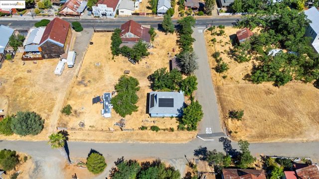 10297 Pine St, Coulterville, CA 95311