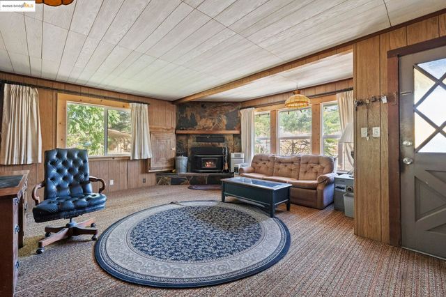 10297 Pine St, Coulterville, CA 95311