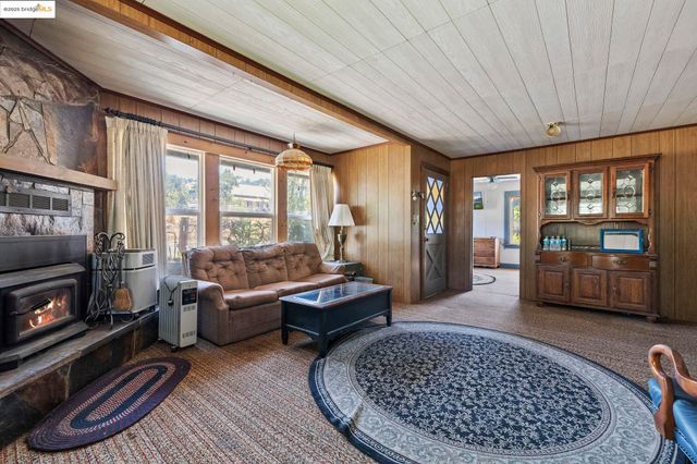 10297 Pine St, Coulterville, CA 95311