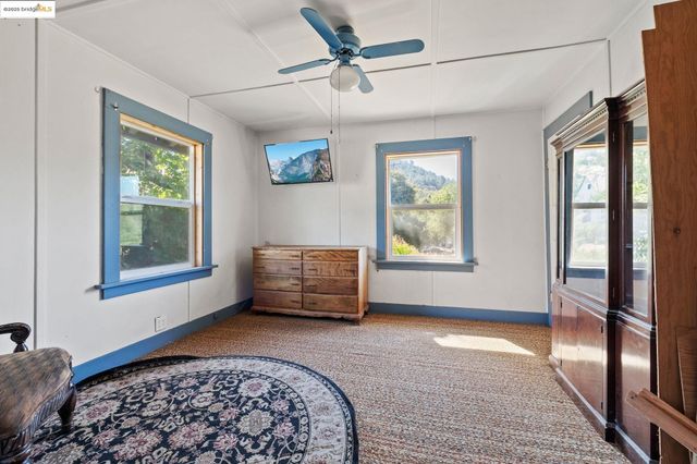 10297 Pine St, Coulterville, CA 95311