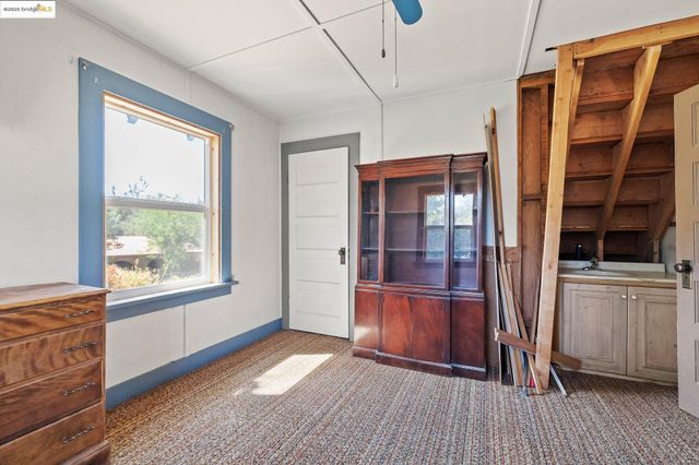 10297 Pine St, Coulterville, CA 95311