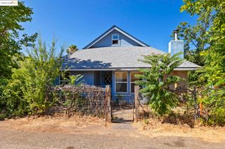 10297 Pine St, Coulterville, CA 95311