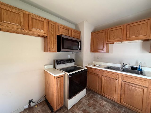 907 E Rose Street 907 E Rose Street, Springfield, OH 45505