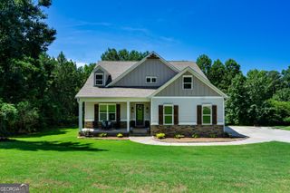 102 Landings Way, Lagrange, GA 30240