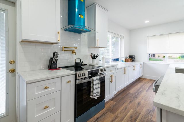 6613 BLUE HERON DRIVE S, St Petersburg, FL 33707