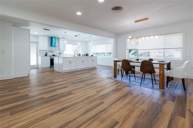 6613 BLUE HERON DRIVE S, St Petersburg, FL 33707
