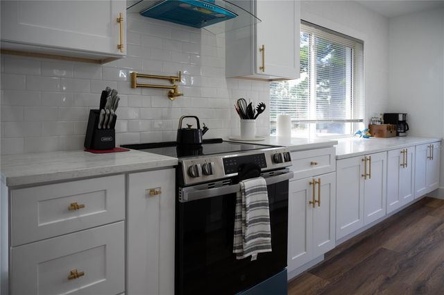 6613 BLUE HERON DRIVE S, St Petersburg, FL 33707