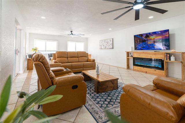 6613 BLUE HERON DRIVE S, St Petersburg, FL 33707