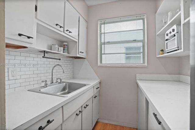 200 76th St 56, Miami Beach, FL 33141