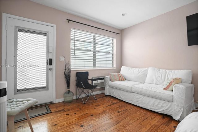 200 76th St 56, Miami Beach, FL 33141