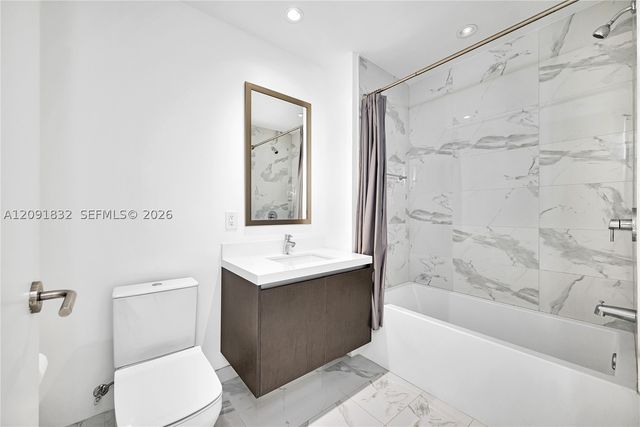 851 NE 1st Ave 1701, Miami, FL 33132