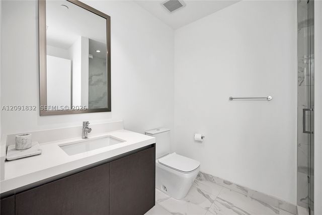 851 NE 1st Ave 1701, Miami, FL 33132
