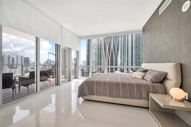 851 NE 1st Ave 1701, Miami, FL 33132