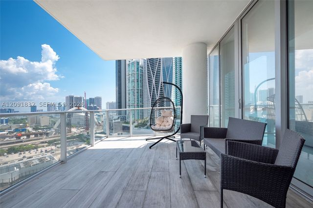 851 NE 1st Ave 1701, Miami, FL 33132