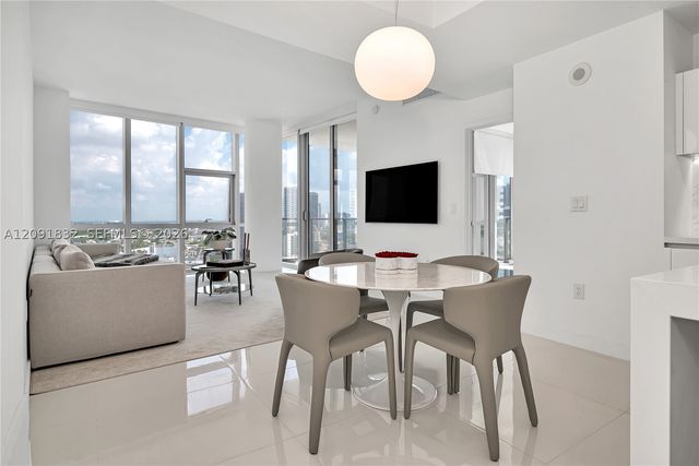 851 NE 1st Ave 1701, Miami, FL 33132