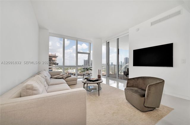 851 NE 1st Ave 1701, Miami, FL 33132