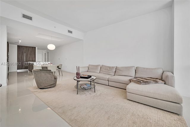 851 NE 1st Ave 1701, Miami, FL 33132