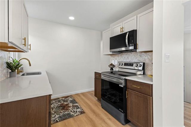 19530 E 5th Terrace Court, Independence, MO 64056