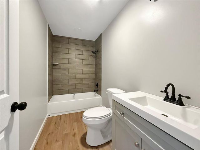 217 W 17th Street, Higginsville, MO 64037