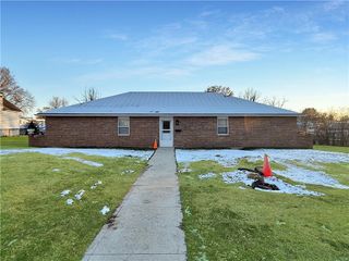 217 W 17th Street, Higginsville, MO 64037
