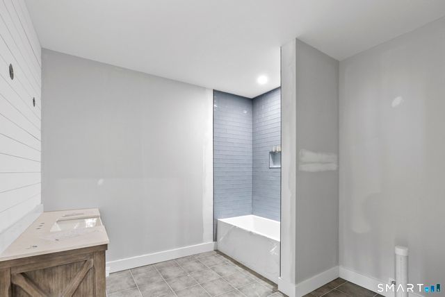 2 Pickett Road, Roxbury, CT 06783