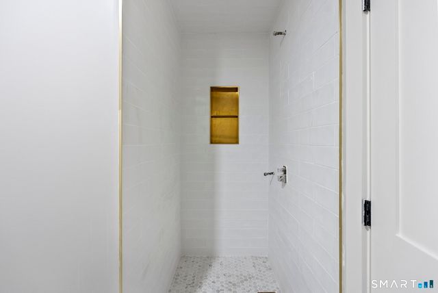 2 Pickett Road, Roxbury, CT 06783