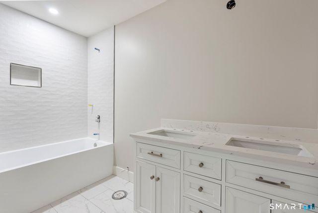 2 Pickett Road, Roxbury, CT 06783