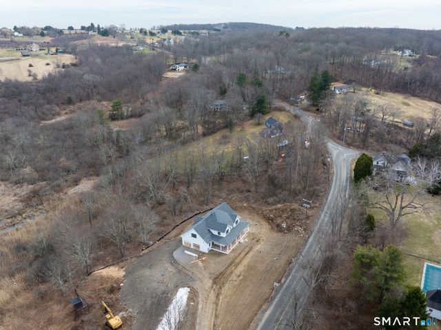 2 Pickett Road, Roxbury, CT 06783