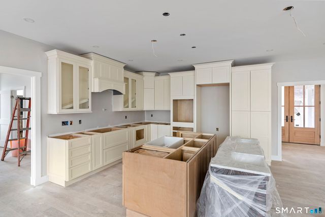 2 Pickett Road, Roxbury, CT 06783