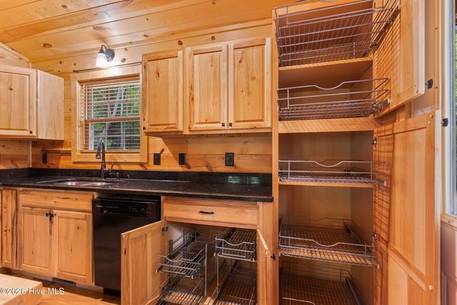 225 Dawsons Lane, Murphy, NC 28906