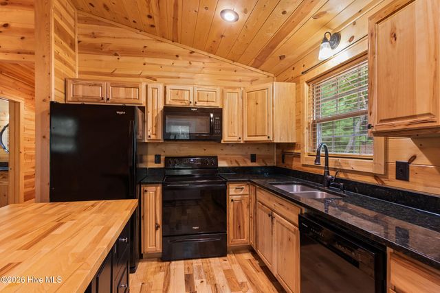 225 Dawsons Lane, Murphy, NC 28906