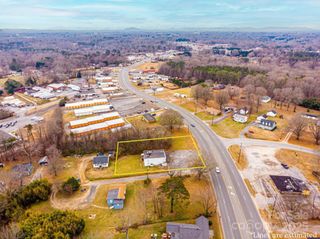 2902 & 2906 Springs Road NE, Hickory, NC 28601