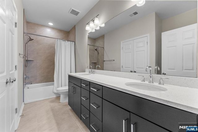 34 Arnold Drive, Wood Ridge, NJ 07075