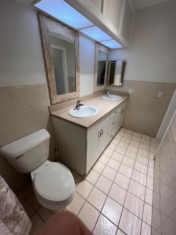 1050 E Sample Road 311, Pompano Beach, FL 33064