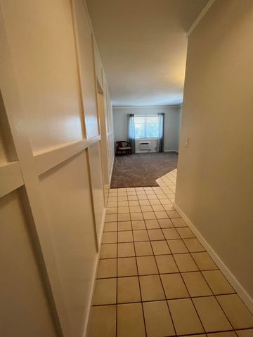 1050 E Sample Road 311, Pompano Beach, FL 33064