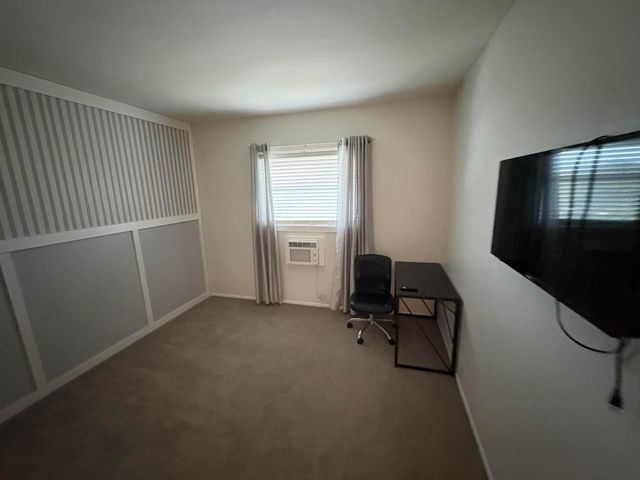 1050 E Sample Road 311, Pompano Beach, FL 33064