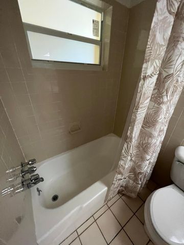 1050 E Sample Road 311, Pompano Beach, FL 33064