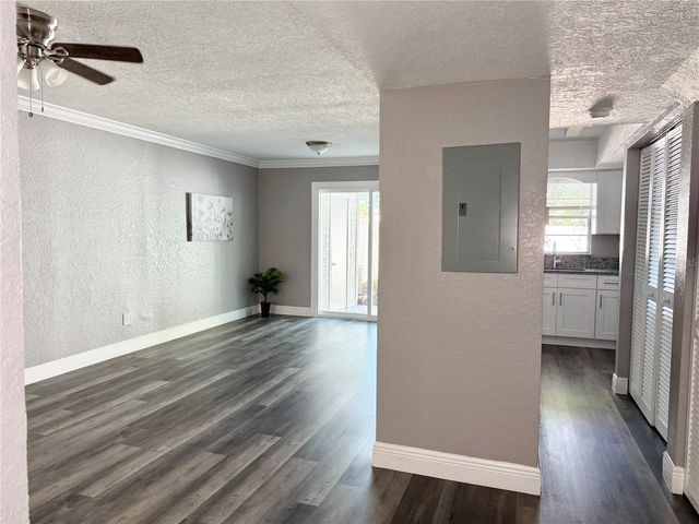 5229 TENNIS COURT CIRCLE, Tampa, FL 33617