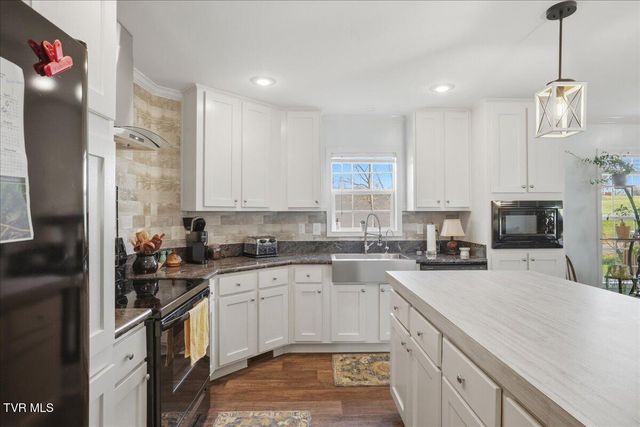 170 Creek View Way, Rogersville, TN 37857