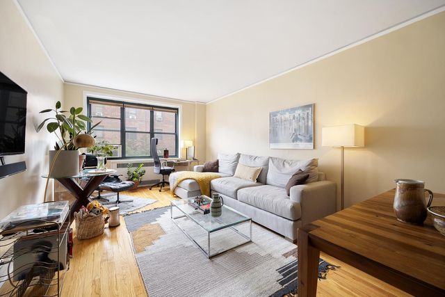 3441 78th St Apt 4G, New York City, NY 11372