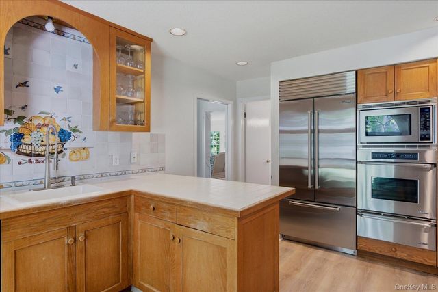 44 Georgica Close Road, East Hampton, NY 11937