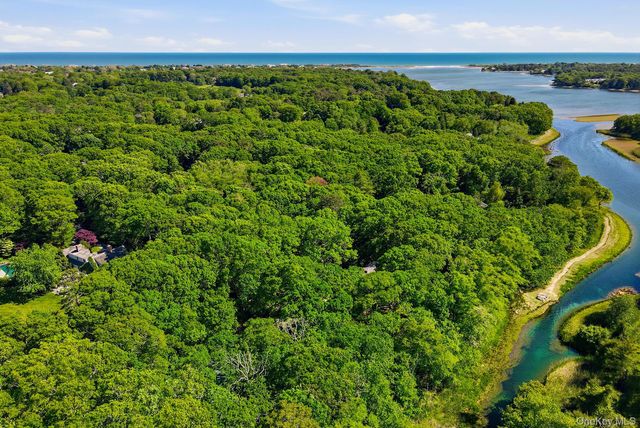 44 Georgica Close Road, East Hampton, NY 11937