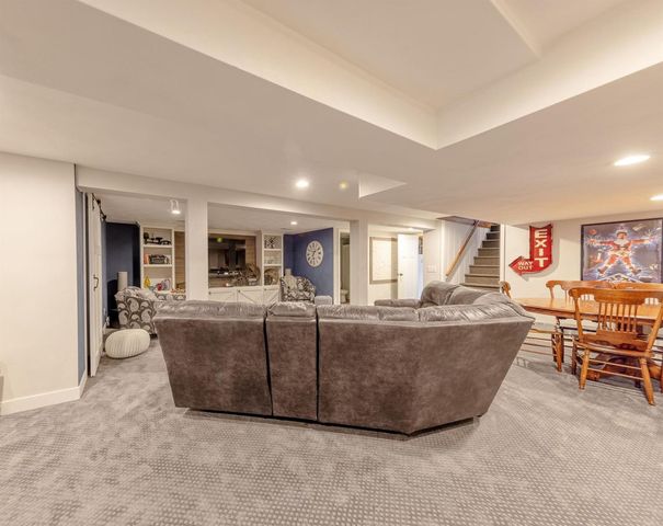 416 Colby Court, Janesville, WI 53546