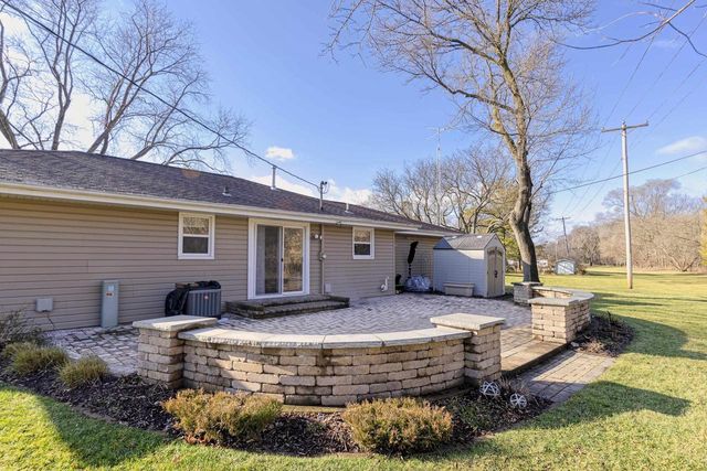 416 Colby Court, Janesville, WI 53546